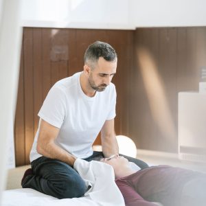 Shiatsu Bern Massage Reha - Shiatsu am Nacken Shiatsu Werkstatt Bern | Bastian Schreiber